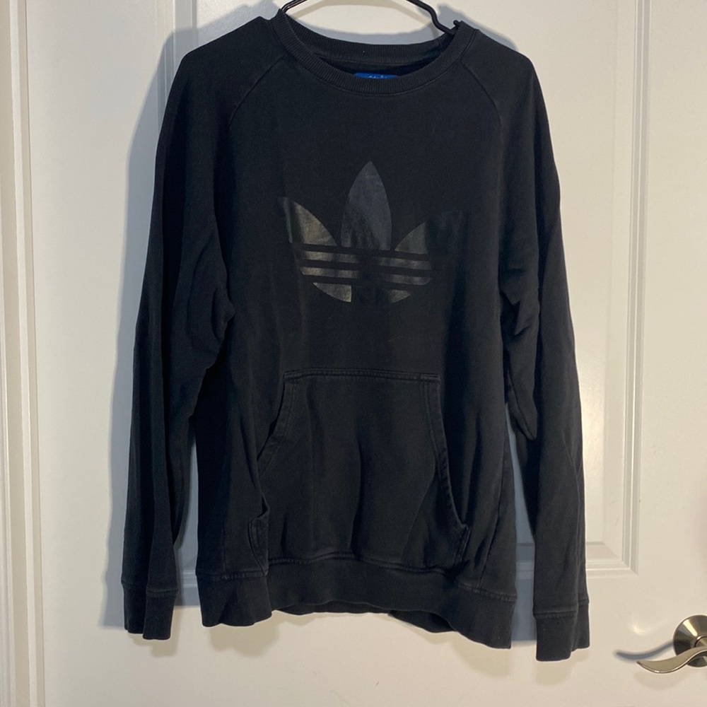 adidas crewneck w/ pocket